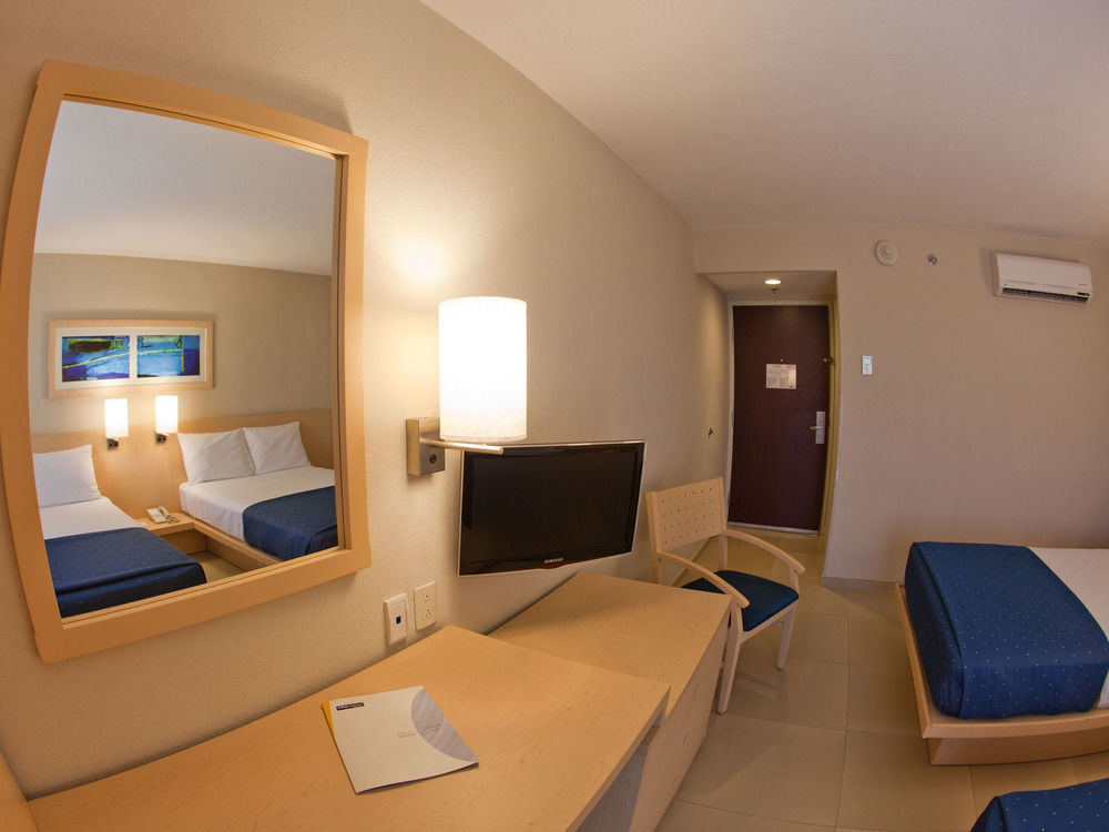 City Express By Marriott Mérida Extérieur photo